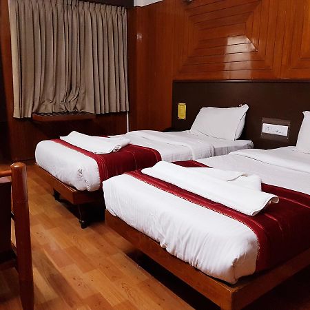 Hotel Sivaranjani Ероде Екстериор снимка