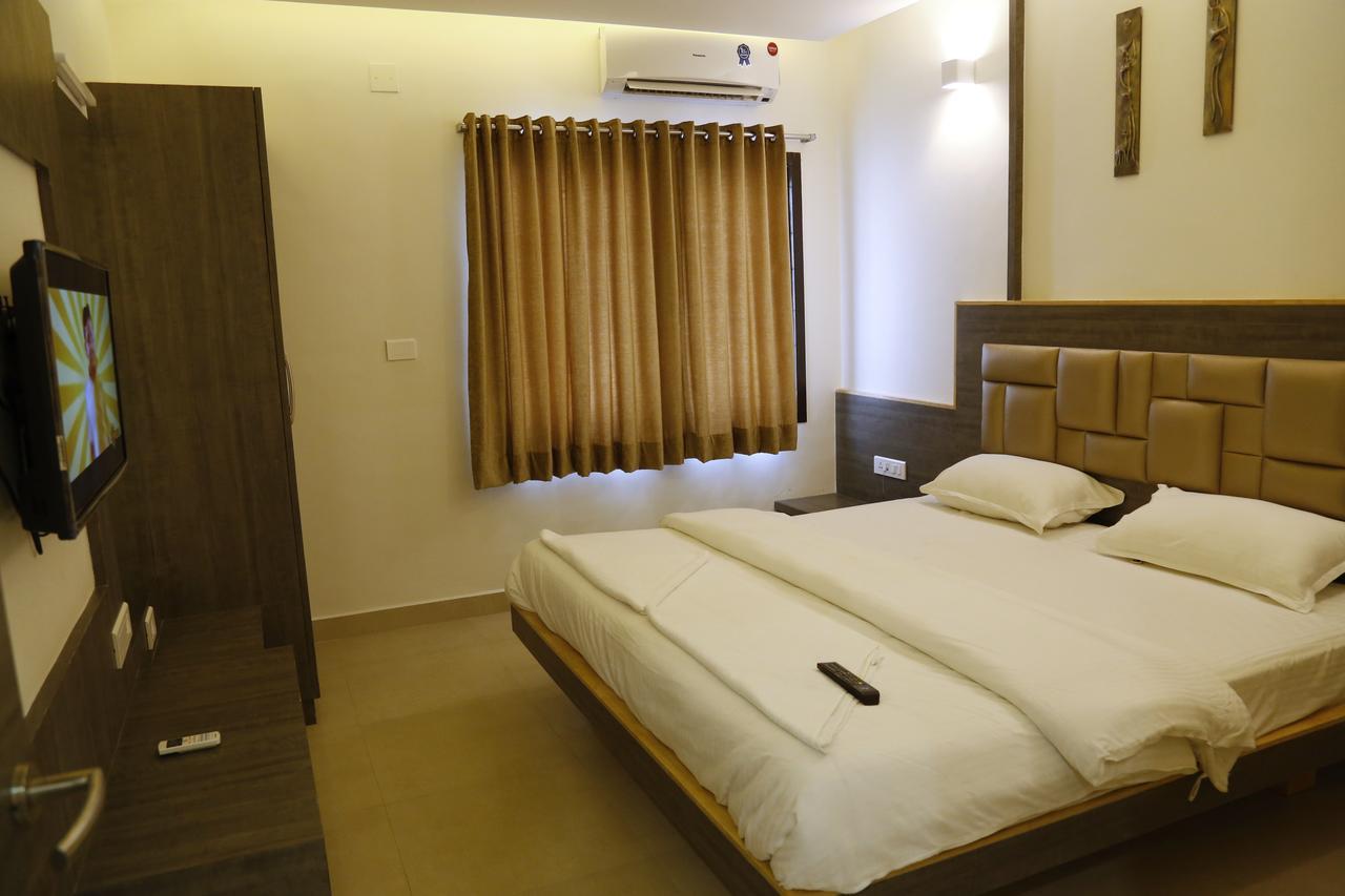 Hotel Sivaranjani Ероде Екстериор снимка