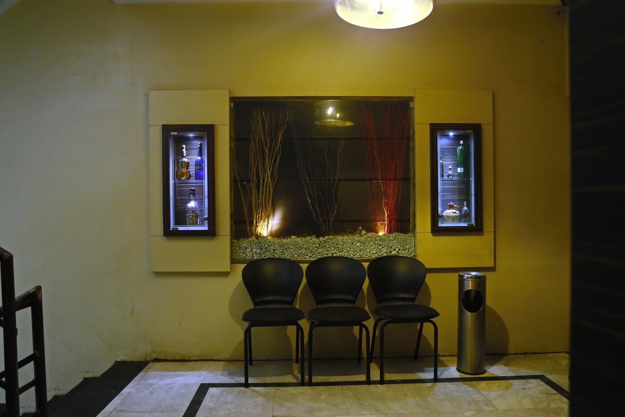 Hotel Sivaranjani Ероде Екстериор снимка