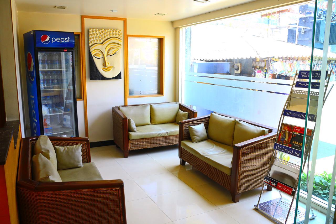 Hotel Sivaranjani Ероде Екстериор снимка