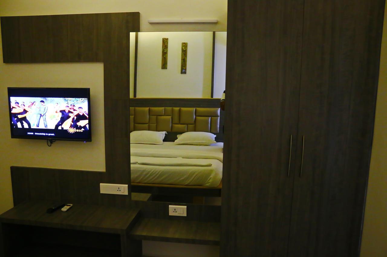Hotel Sivaranjani Ероде Екстериор снимка