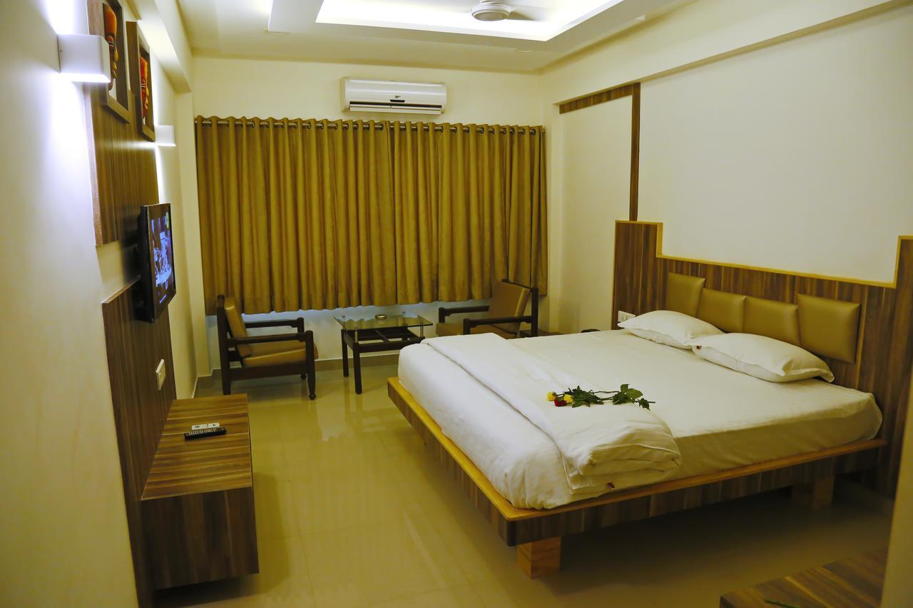 Hotel Sivaranjani Ероде Екстериор снимка