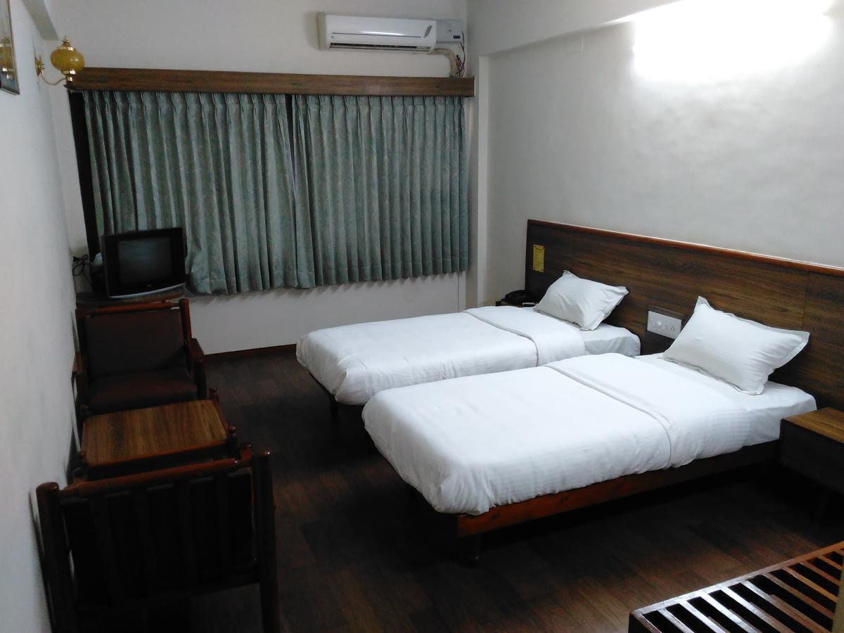 Hotel Sivaranjani Ероде Екстериор снимка