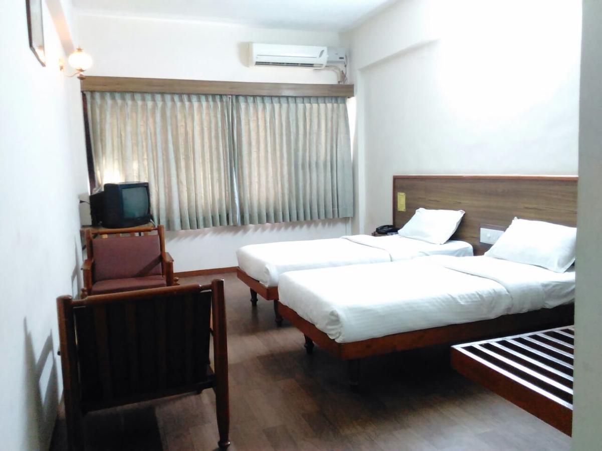 Hotel Sivaranjani Ероде Екстериор снимка