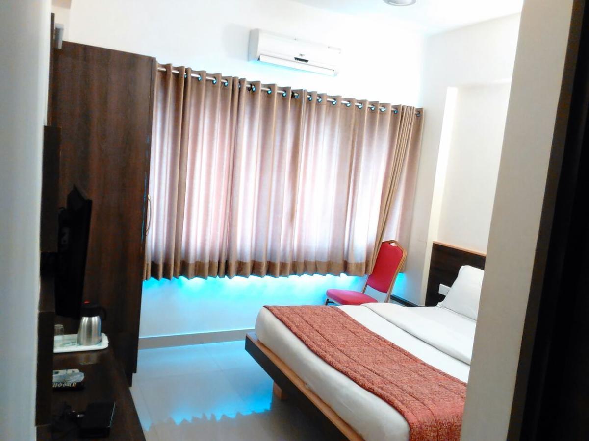 Hotel Sivaranjani Ероде Екстериор снимка