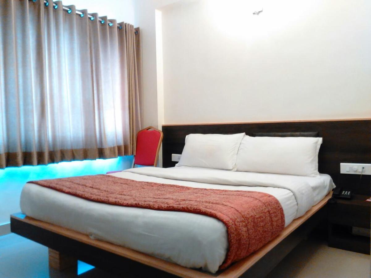 Hotel Sivaranjani Ероде Екстериор снимка
