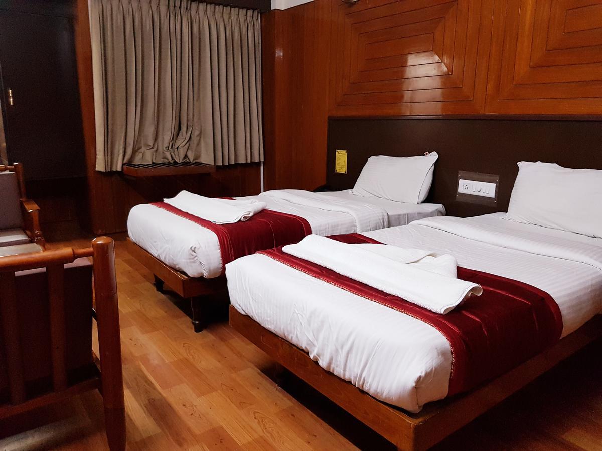 Hotel Sivaranjani Ероде Екстериор снимка