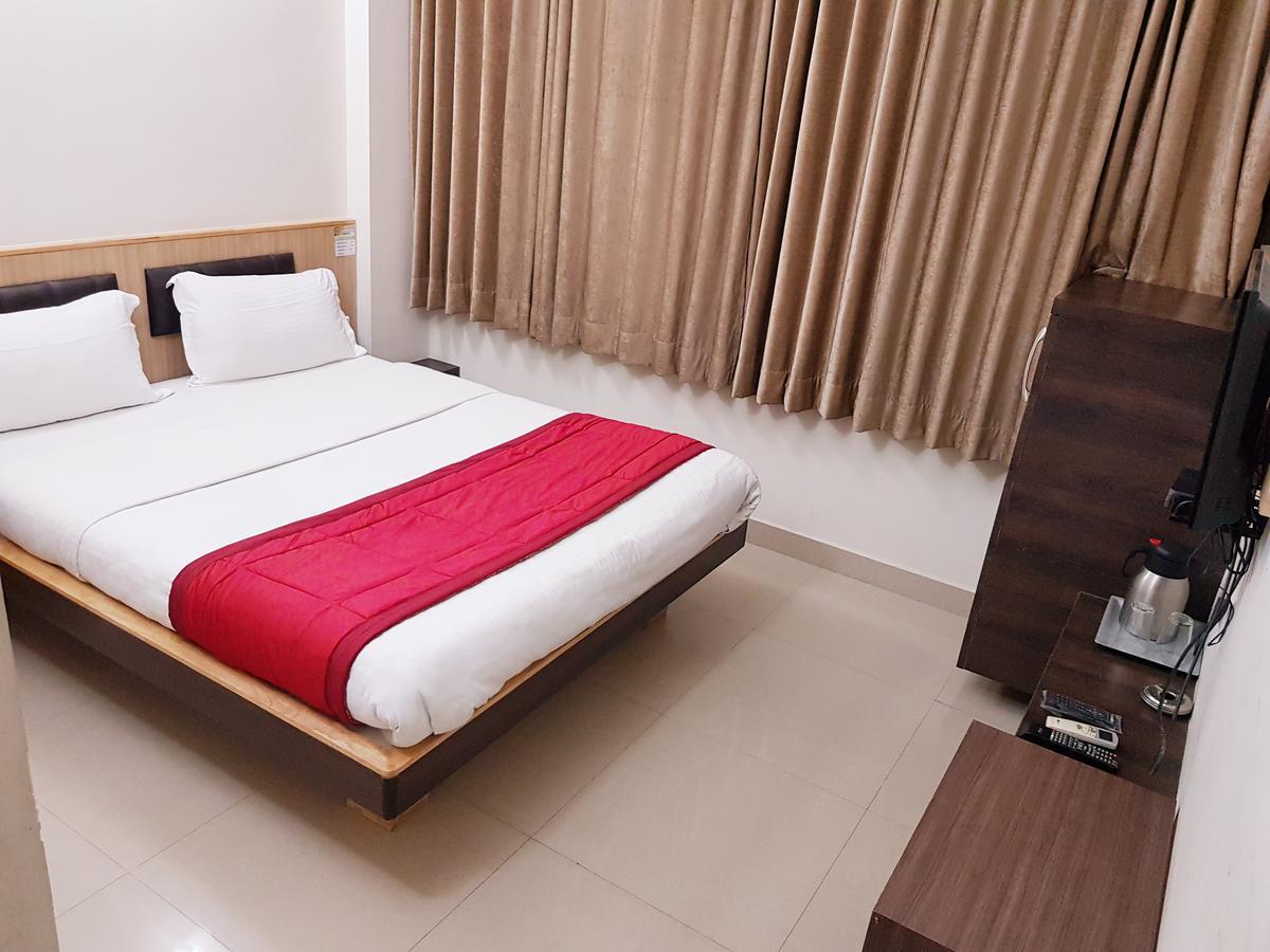 Hotel Sivaranjani Ероде Екстериор снимка